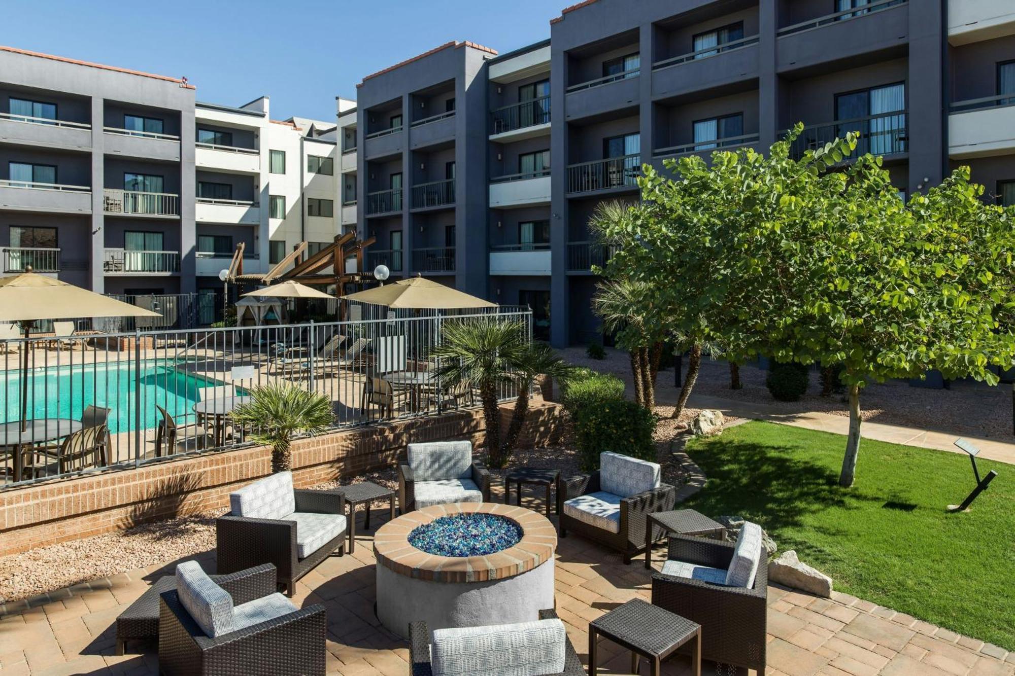 Courtyard By Marriott Phoenix Airport Esterno foto
